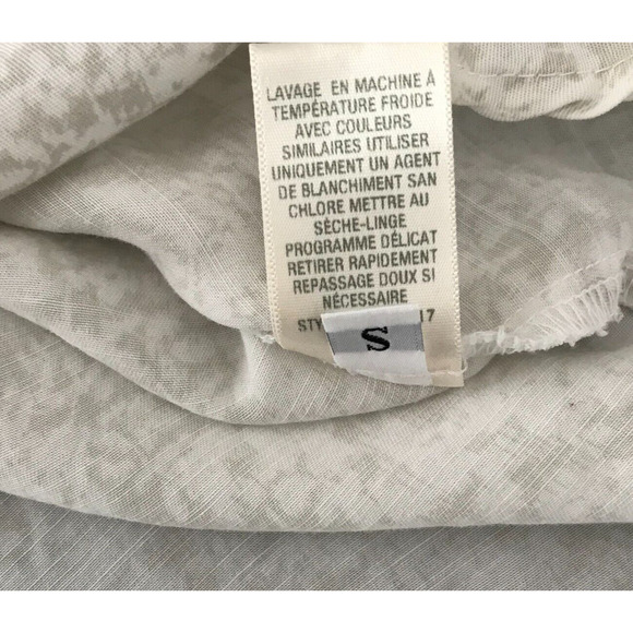 Anthropologie Cloth & Stone Neutral Motif V-Neck Sleeveless Blouse - Size Small - Picture 9 of 9